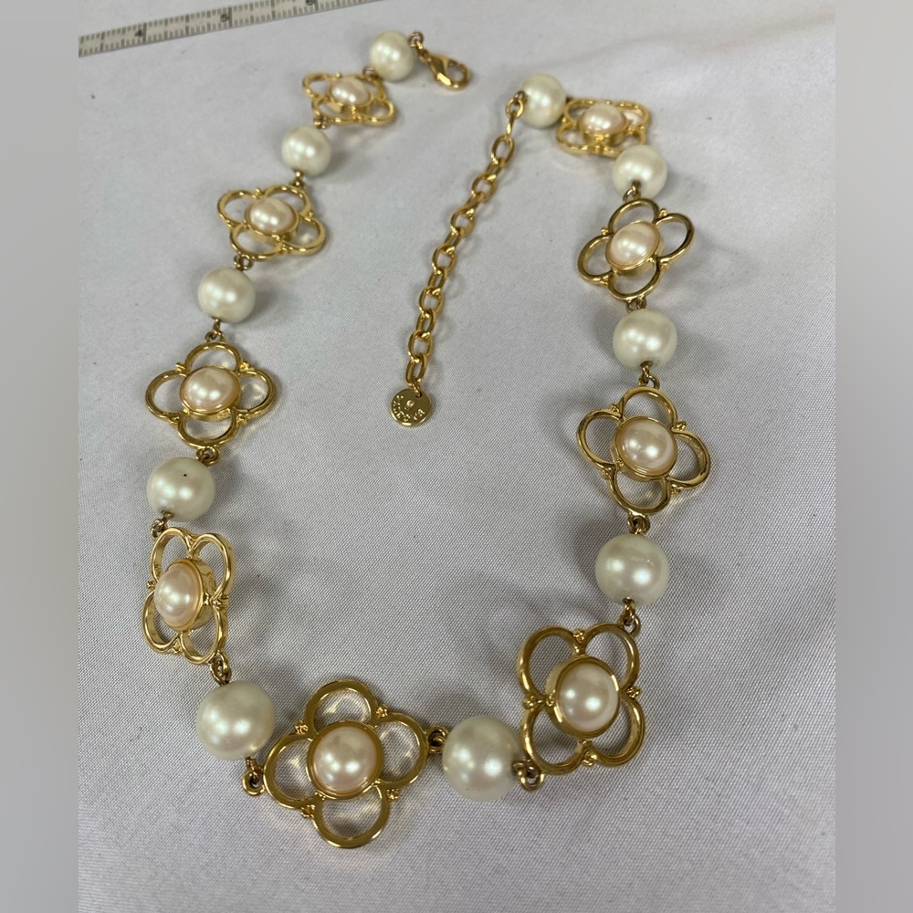 Talbots pearl bead clover quatrefoil necklace - Picture 3 of 4